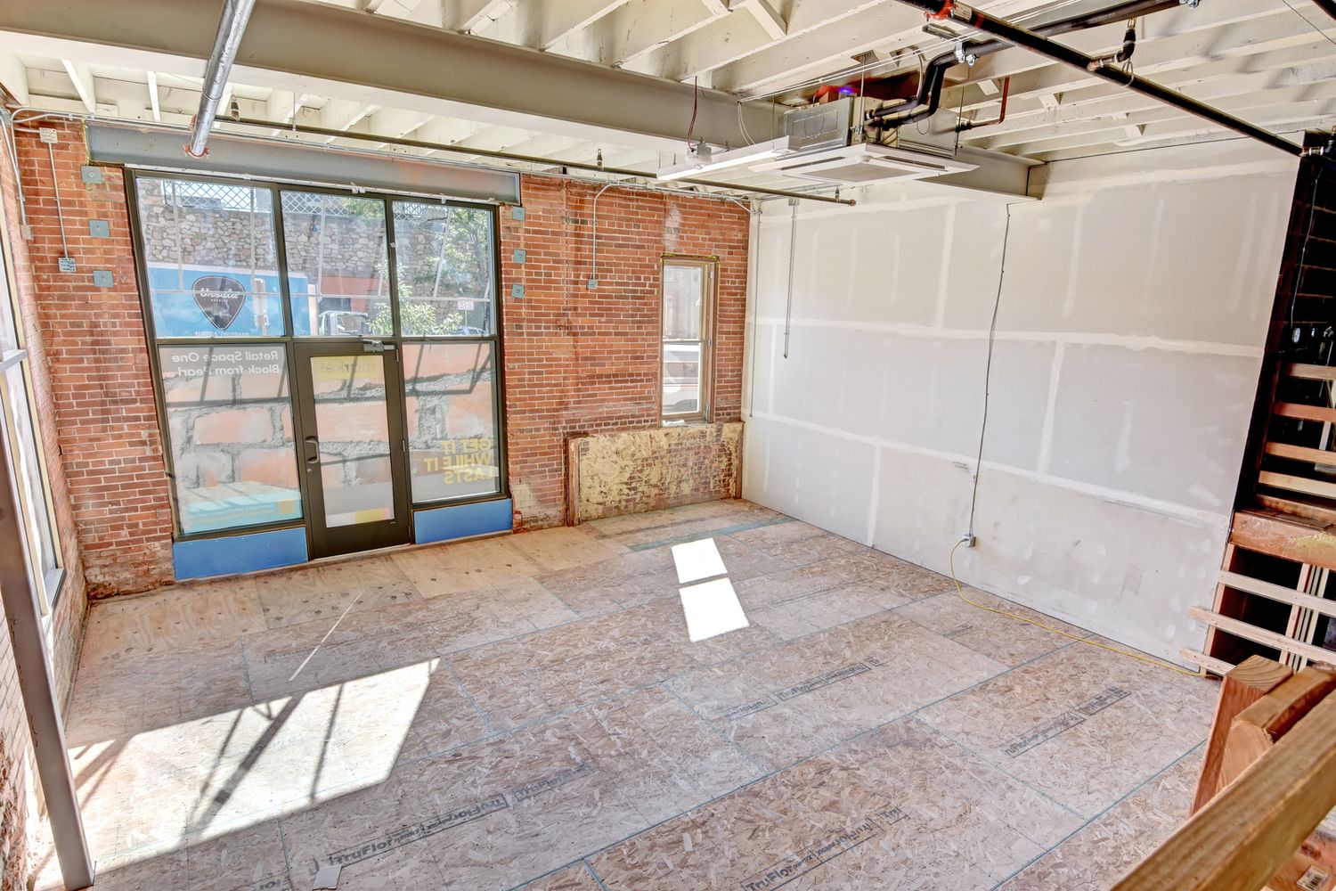 Small Retail Suite